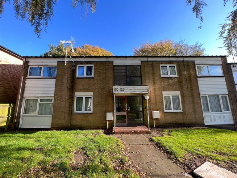 199 Braceby Avenue Image
