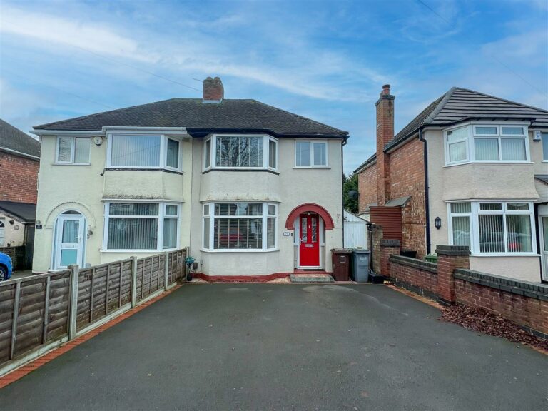 79 Stroud Road Image